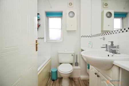 3 bedroom End of terrace house for sale in The Firs, Syston, LE7