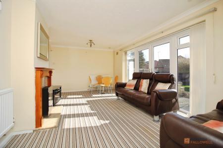 2 bedroom Detached bungalow for sale in Gardenfield Road, Thurmaston, LE4
