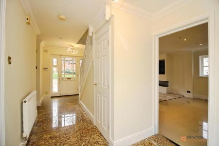 5 bedroom Detached house for sale in Queniborough Hall Drive, Queniborough, LE7