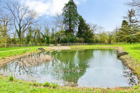 5 bedroom Detached house for sale in Queniborough Hall Drive, Queniborough, LE7