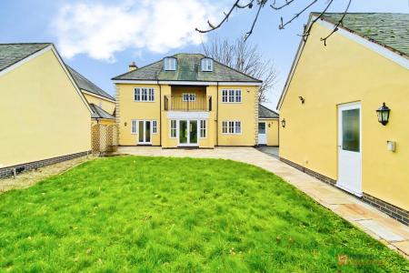 5 bedroom Detached house for sale in Queniborough Hall Drive, Queniborough, LE7