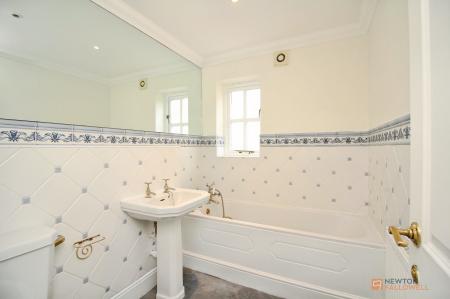 5 bedroom Detached house for sale in Queniborough Hall Drive, Queniborough, LE7