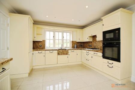 5 bedroom Detached house for sale in Queniborough Hall Drive, Queniborough, LE7