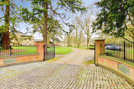 5 bedroom Detached house for sale in Queniborough Hall Drive, Queniborough, LE7