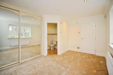 5 bedroom Detached house for sale in Queniborough Hall Drive, Queniborough, LE7