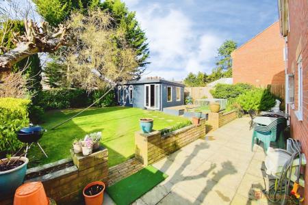 4 bedroom Detached house for sale in Lilac Way, East Goscote, LE7