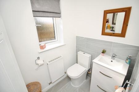 4 bedroom Detached house for sale in Lilac Way, East Goscote, LE7