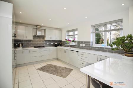 4 bedroom Detached house for sale in Lilac Way, East Goscote, LE7