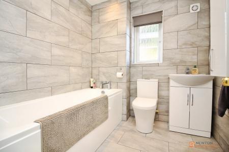 4 bedroom Detached house for sale in Lilac Way, East Goscote, LE7