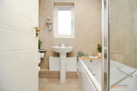 2 bedroom Town house for sale in St Columba Way, Syston, LE7