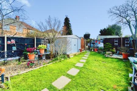 3 bedroom Semi-detached house for sale in Melton Road, Syston, LE7
