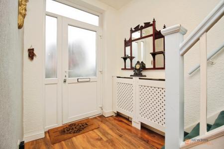 3 bedroom Semi-detached house for sale in Melton Road, Syston, LE7