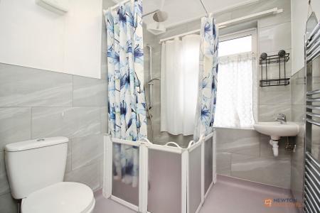 3 bedroom Semi-detached house for sale in Melton Road, Syston, LE7