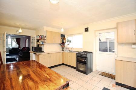 3 bedroom Semi-detached house for sale in Melton Road, Syston, LE7