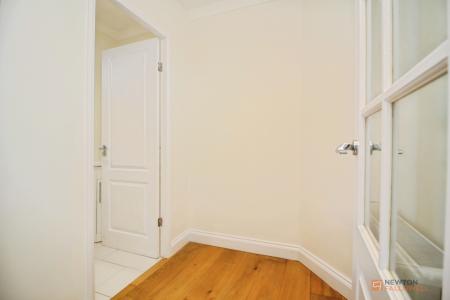 3 bedroom Semi-detached house for sale in Queensgate Drive, Birstall, LE4