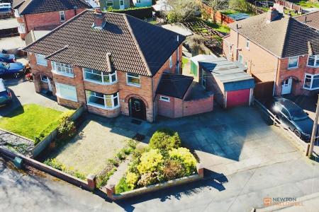 3 bedroom Semi-detached house for sale in Queensgate Drive, Birstall, LE4