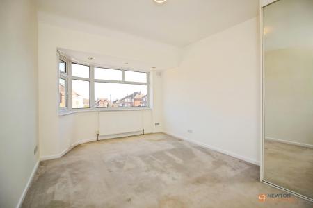 3 bedroom Semi-detached house for sale in Queensgate Drive, Birstall, LE4