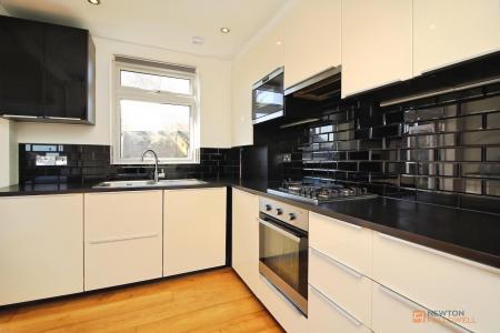 3 bedroom Semi-detached house for sale in Queensgate Drive, Birstall, LE4