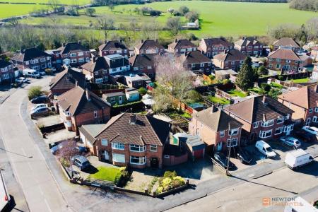 3 bedroom Semi-detached house for sale in Queensgate Drive, Birstall, LE4
