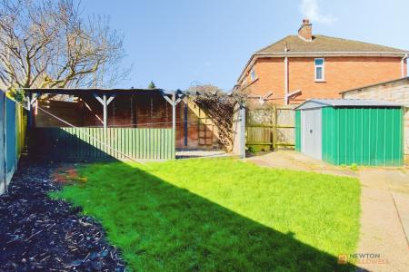 3 bedroom Semi-detached house for sale in Queensgate Drive, Birstall, LE4