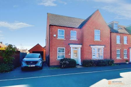 4 bedroom Detached house for sale in Maclaren Todd Close, Queniborough, LE7