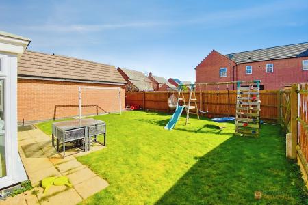 4 bedroom Detached house for sale in Maclaren Todd Close, Queniborough, LE7