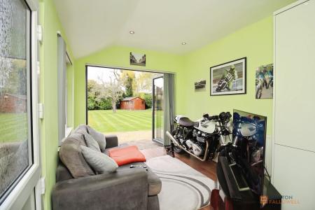 4 bedroom Detached house for sale in Melton Road, Queniborough, LE7