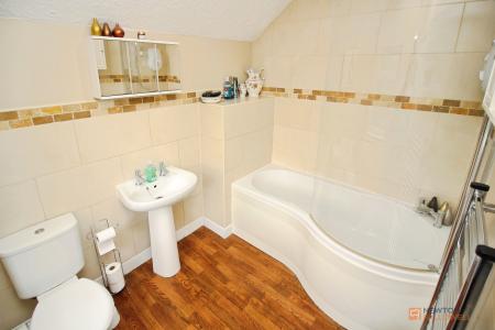 4 bedroom Detached house for sale in Melton Road, Queniborough, LE7