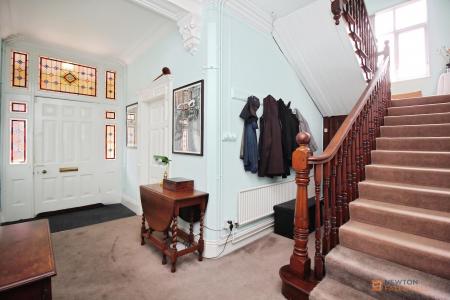 4 bedroom Detached house for sale in Melton Road, Queniborough, LE7