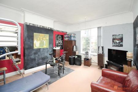 4 bedroom Detached house for sale in Melton Road, Queniborough, LE7