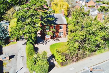 4 bedroom Detached house for sale in Melton Road, Queniborough, LE7