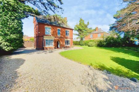 4 bedroom Detached house for sale in Melton Road, Queniborough, LE7