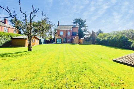 4 bedroom Detached house for sale in Melton Road, Queniborough, LE7