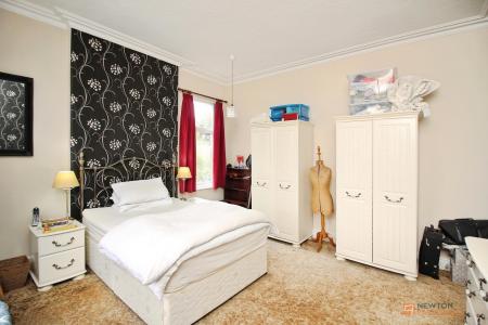 4 bedroom Detached house for sale in Melton Road, Queniborough, LE7