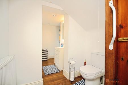 4 bedroom Detached house for sale in Melton Road, Queniborough, LE7