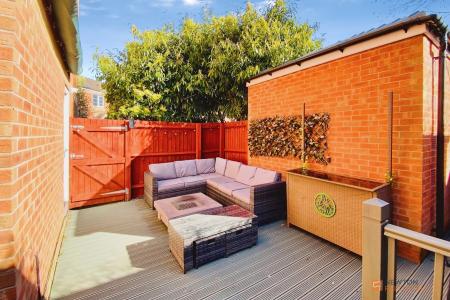 5 bedroom Detached house for sale in Clover Way, Syston, LE7