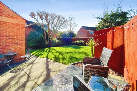 5 bedroom Detached house for sale in Clover Way, Syston, LE7