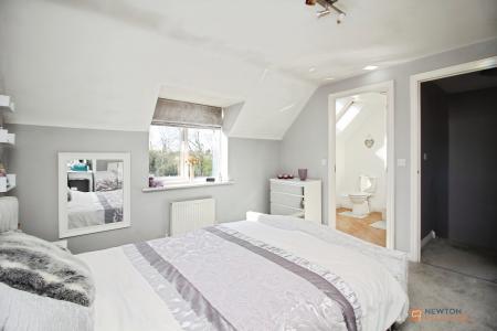 5 bedroom Detached house for sale in Clover Way, Syston, LE7