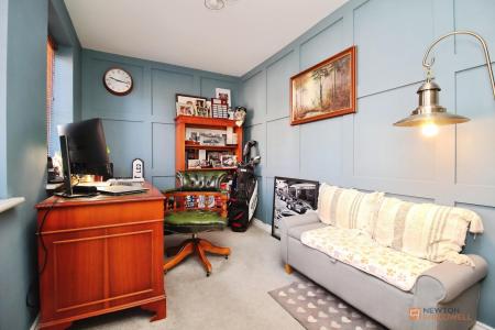 5 bedroom Detached house for sale in Clover Way, Syston, LE7