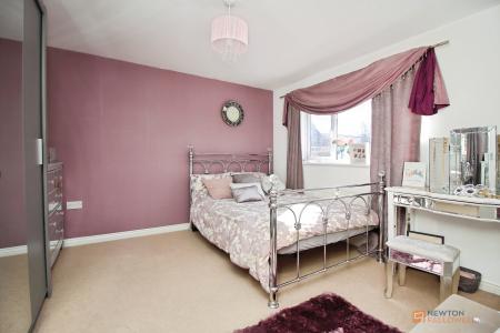 5 bedroom Detached house for sale in Clover Way, Syston, LE7