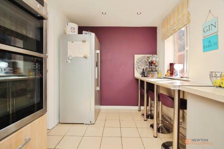 5 bedroom Detached house for sale in Clover Way, Syston, LE7