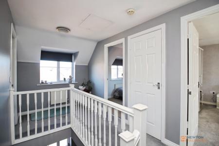 5 bedroom Detached house for sale in Clover Way, Syston, LE7