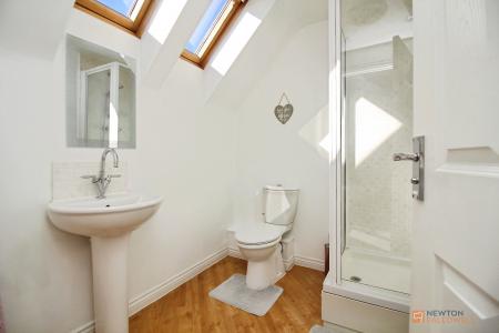 5 bedroom Detached house for sale in Clover Way, Syston, LE7