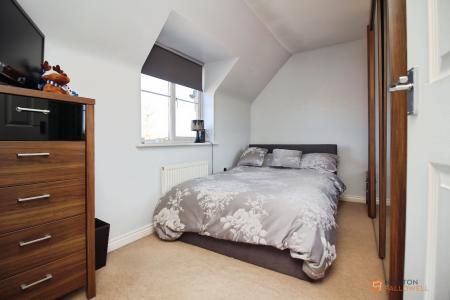 5 bedroom Detached house for sale in Clover Way, Syston, LE7