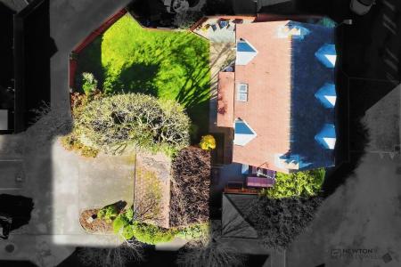 5 bedroom Detached house for sale in Clover Way, Syston, LE7