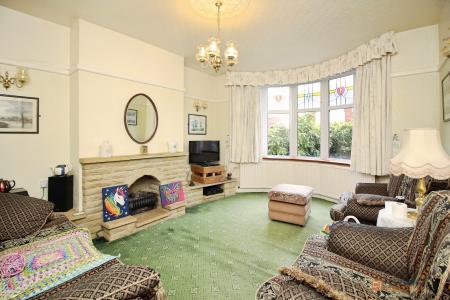 5 bedroom Semi-detached house for sale in Cliffwood Avenue, Birstall, LE4