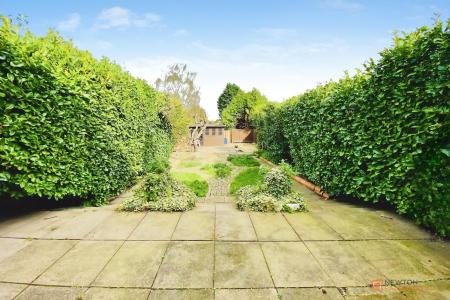 5 bedroom Semi-detached house for sale in Cliffwood Avenue, Birstall, LE4