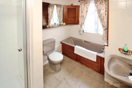 5 bedroom Semi-detached house for sale in Cliffwood Avenue, Birstall, LE4