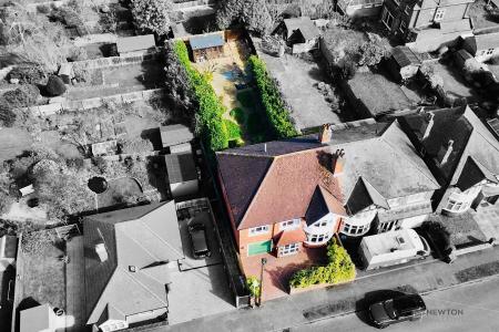 5 bedroom Semi-detached house for sale in Cliffwood Avenue, Birstall, LE4