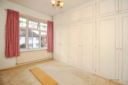 5 bedroom Semi-detached house for sale in Cliffwood Avenue, Birstall, LE4